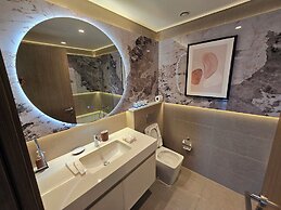 Royale Highend  Burj and Fountain View