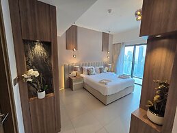 Royale Highend  Burj and Fountain View