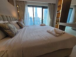 Royale Highend  Burj and Fountain View