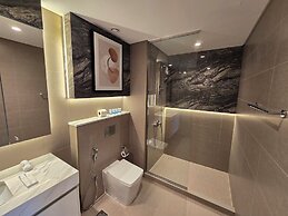 Royale Highend  Burj and Fountain View