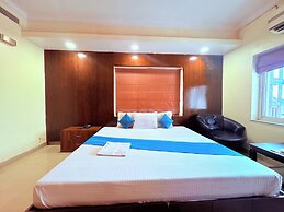 Hotel Park Prime with Swimming Pool