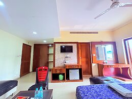 Hotel Park Prime with Swimming Pool