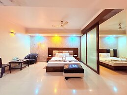 Hotel Park Prime with Swimming Pool