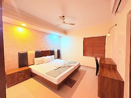 Hotel Park Prime with Swimming Pool