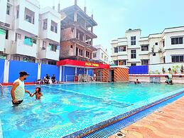 Hotel Park Prime with Swimming Pool