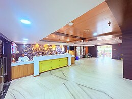 Hotel Park Prime with Swimming Pool