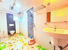 Hotel Park Prime with Swimming Pool