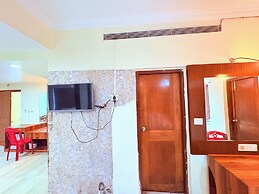 Hotel Park Prime with Swimming Pool
