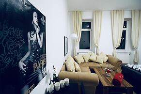 Cozy 2BR Apartment Near Augarten