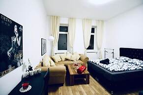 Cozy 2BR Apartment Near Augarten