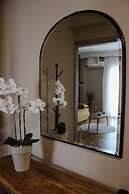 Citylight Apartment by Corfuescapes