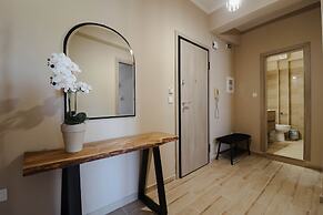 Citylight Apartment by Corfuescapes