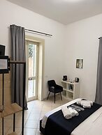 WHITEHOUSE LECCE