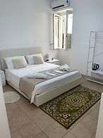WHITEHOUSE LECCE
