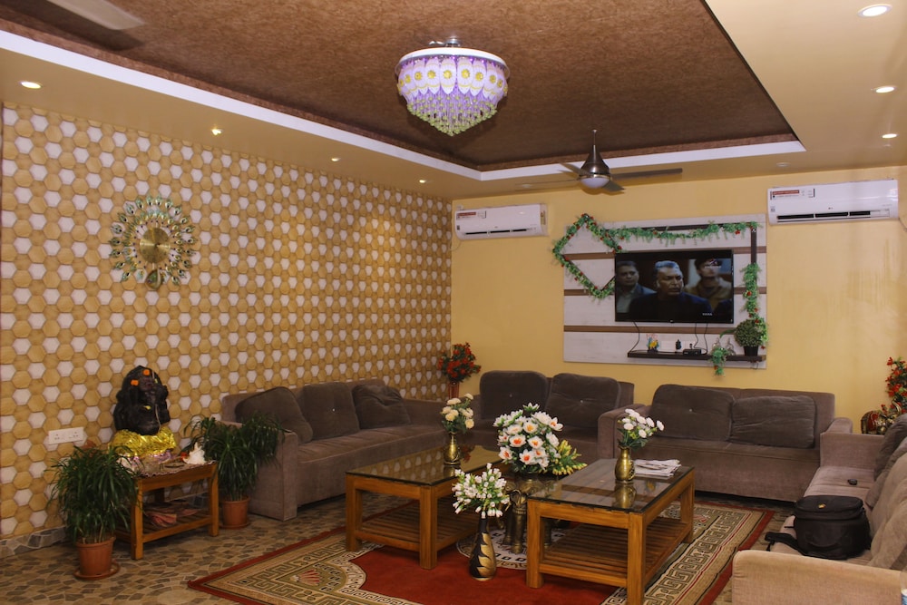 Royal Chetan Inn