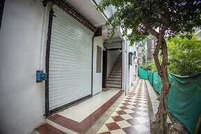 Sri Residency