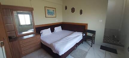 Hotel Karishma Palace Badnawar