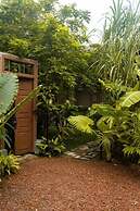 Banana Bunks Mirissa