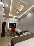 Trinetra Homestay