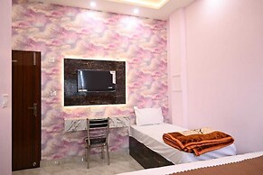 Trinetra Homestay