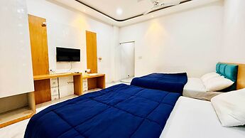 Hotel Raj Inn