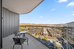 Apartment With Gym and Indoor Pool Access