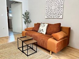 Lovely Studio for 4 with Garden