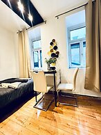 Bright Studio Stay Apt Near Rathausplatz