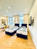 Comfortable 3BR Stay Kaufpark Area