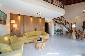 Villa Chloe With Private Pool