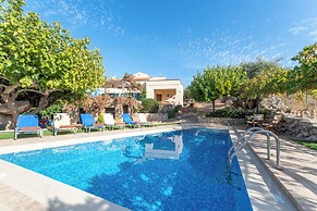 Villa Chloe With Private Pool