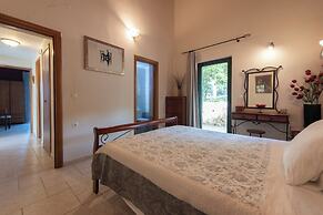 Villa Chloe With Private Pool