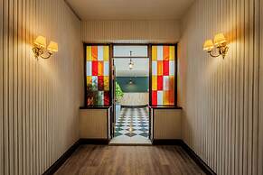 Longchamps Hotel