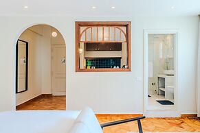 Longchamps Hotel