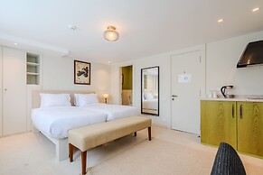 Longchamps Hotel