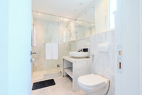 Longchamps Hotel