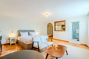 Longchamps Hotel
