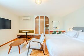 Longchamps Hotel
