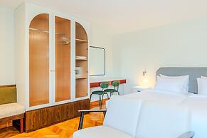 Longchamps Hotel