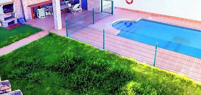Chalet con Piscina Privada Vallada