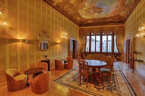 PALAZZO MALIPIERO TREVISAN - LE TRE DIMORE D'EPOCA