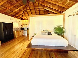 Turtle Beach Sanctuary Utila