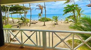 Turtle Beach Sanctuary Utila