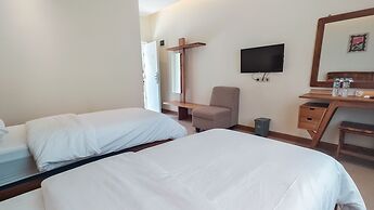 C Family Hotel