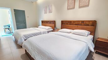 C Family Hotel