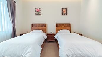 C Family Hotel