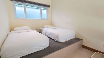 C Family Hotel