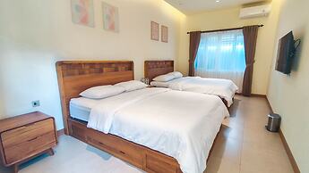 C Family Hotel