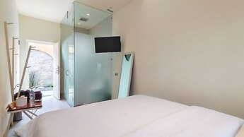 C Family Hotel