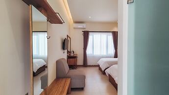C Family Hotel
